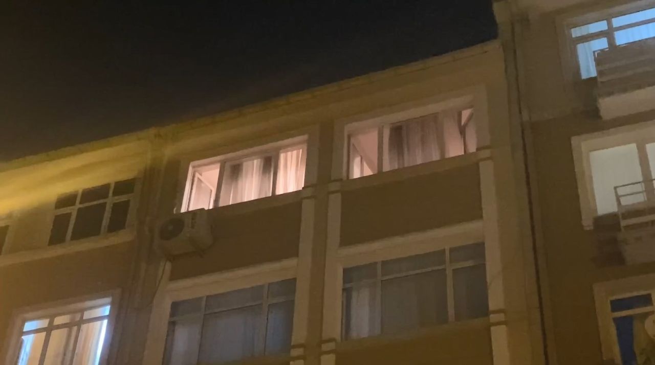 Fatih’te dehşet! 81 yaşındaki annesinin boğazını bıçakla kesti 6