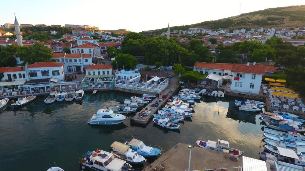 Tatil cenneti Bozcaada'da bayram tatili yoğunluğu yaşandı 6