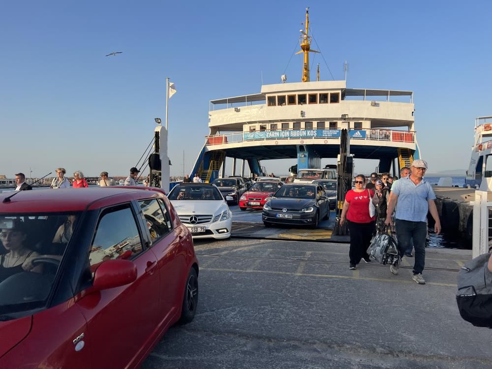 Tatil cenneti Bozcaada'da bayram tatili yoğunluğu yaşandı 10