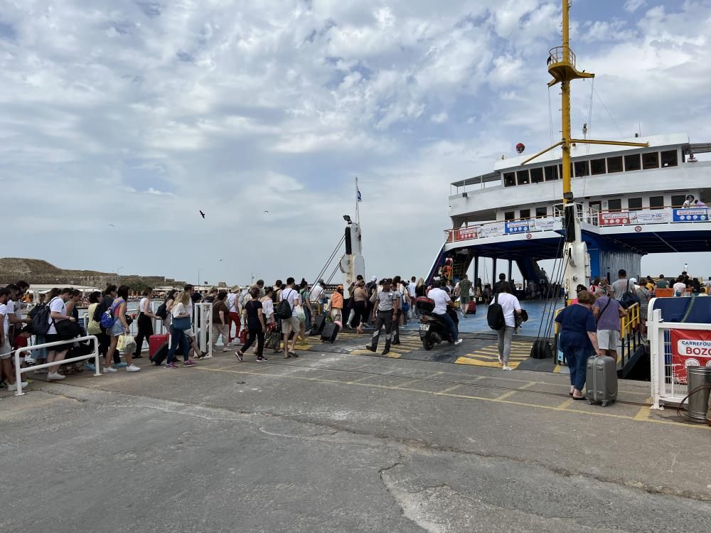 Tatil cenneti Bozcaada'da bayram tatili yoğunluğu yaşandı 13