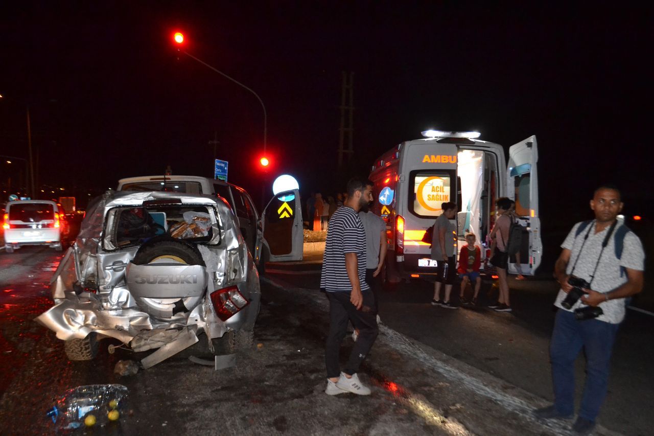 Tekirdağ'da TIR dehşeti! Kırmızı ışıkta bekleyen 8 aracı biçti 6
