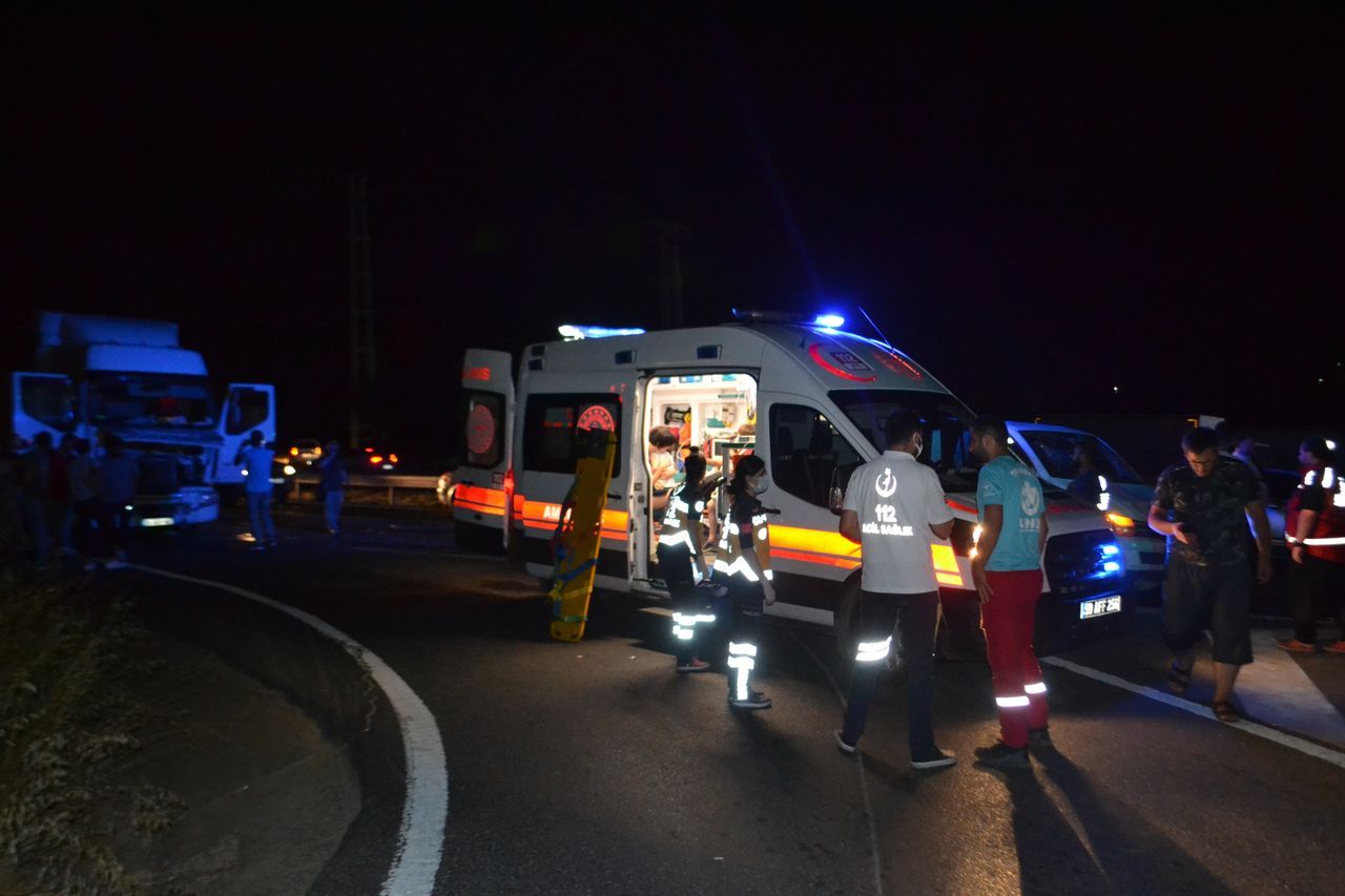 Tekirdağ'da TIR dehşeti! Kırmızı ışıkta bekleyen 8 aracı biçti 7