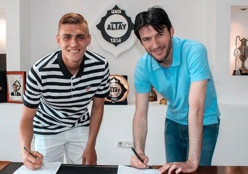 Yeni transfer Kazımcan Karataş, Galatasaray'da sırtında taşıyacağı forma numarasını açıkladı 8