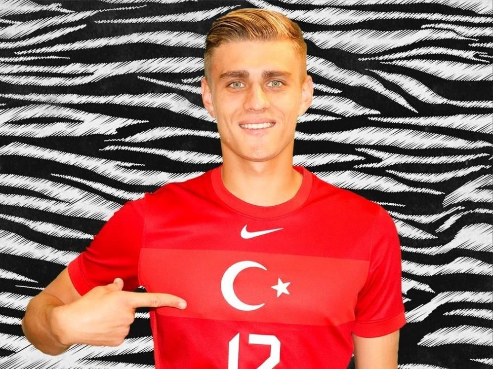 Yeni transfer Kazımcan Karataş, Galatasaray'da sırtında taşıyacağı forma numarasını açıkladı 10
