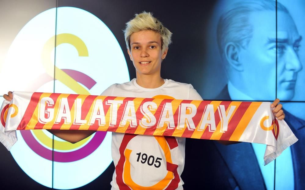 Eski kaptanı Galatasaray'a geri döndü! Işıl Alben ile 1+1 yıllık sözleşme imzalandı 2