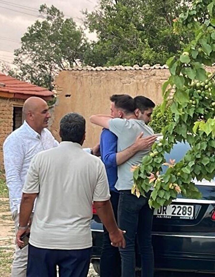 Ailesine kavuşan Kadir Şeker'den ilk sözler: Yurtdışına gitmeyeceğim, ülkemin doktoru olacağım! 17