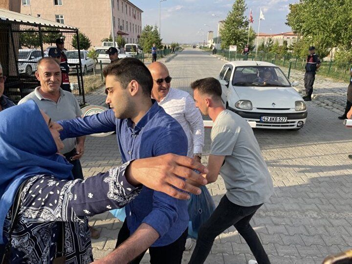 Ailesine kavuşan Kadir Şeker'den ilk sözler: Yurtdışına gitmeyeceğim, ülkemin doktoru olacağım! 11