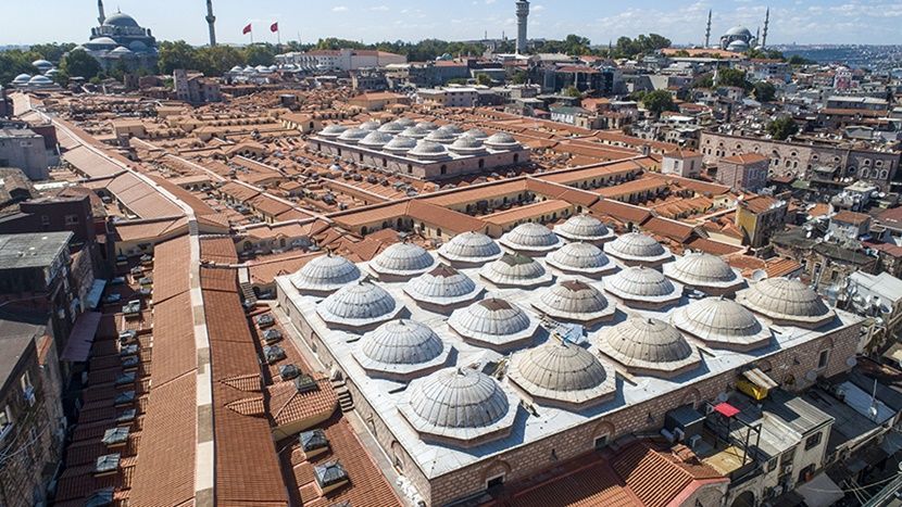 Arefe Günü'nde Kapalıçarşı'da turist yoğunluğu 1