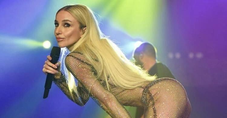 Bülent Ersoy Mezarı Başında Okunacak Şarkıyı Açıkladı! Diva'nın Vasiyetine Kimse İnanamadı 12