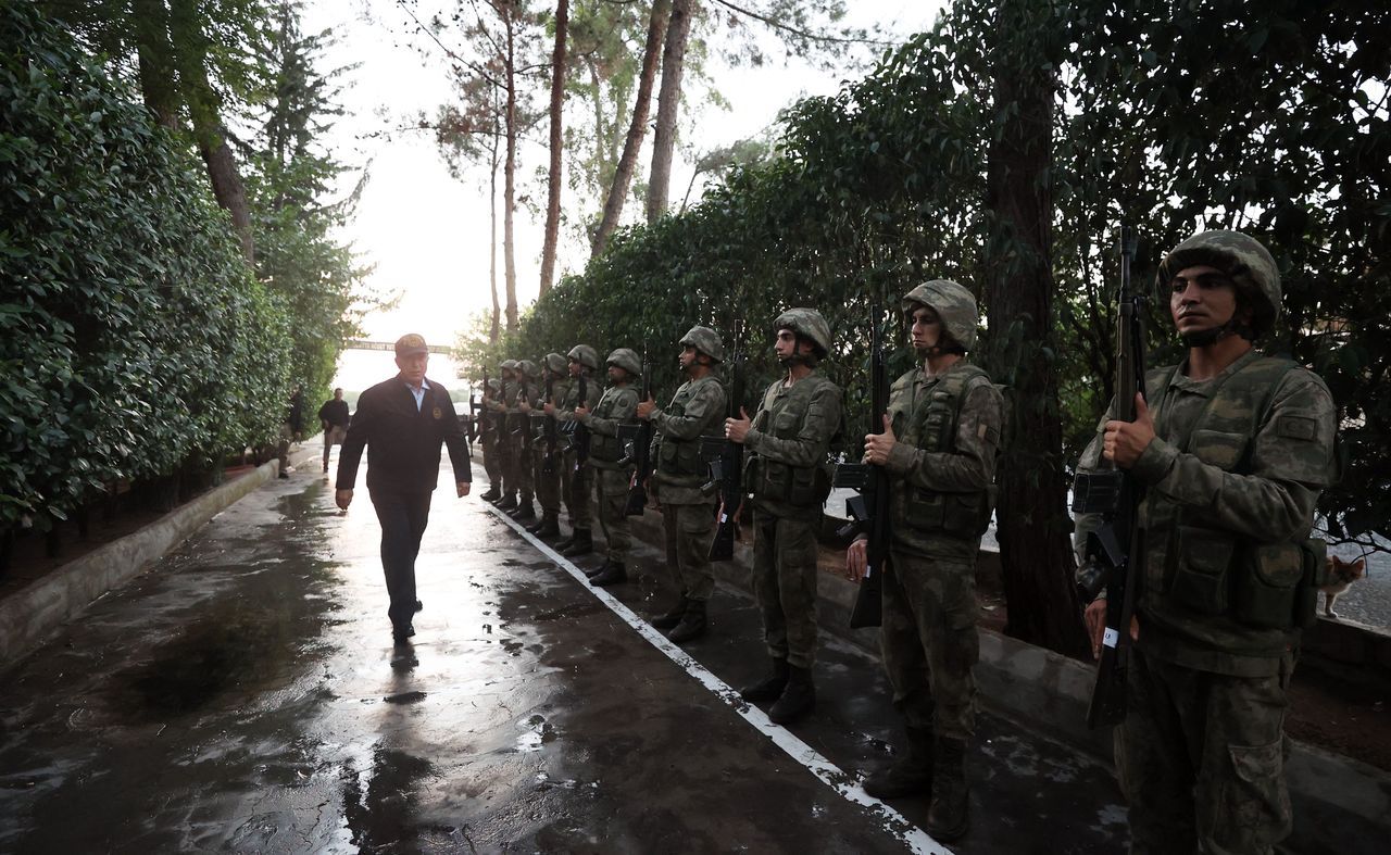 Bakan Akar ve TSK Komuta Kademesi, Süleyman Şah Türbesi'nde 7