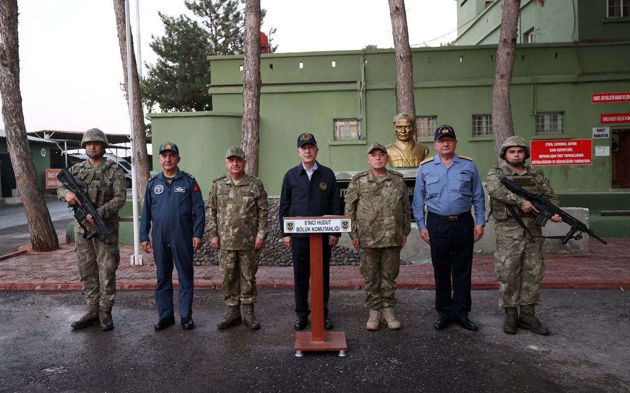 Bakan Akar ve TSK Komuta Kademesi, Süleyman Şah Türbesi'nde 8
