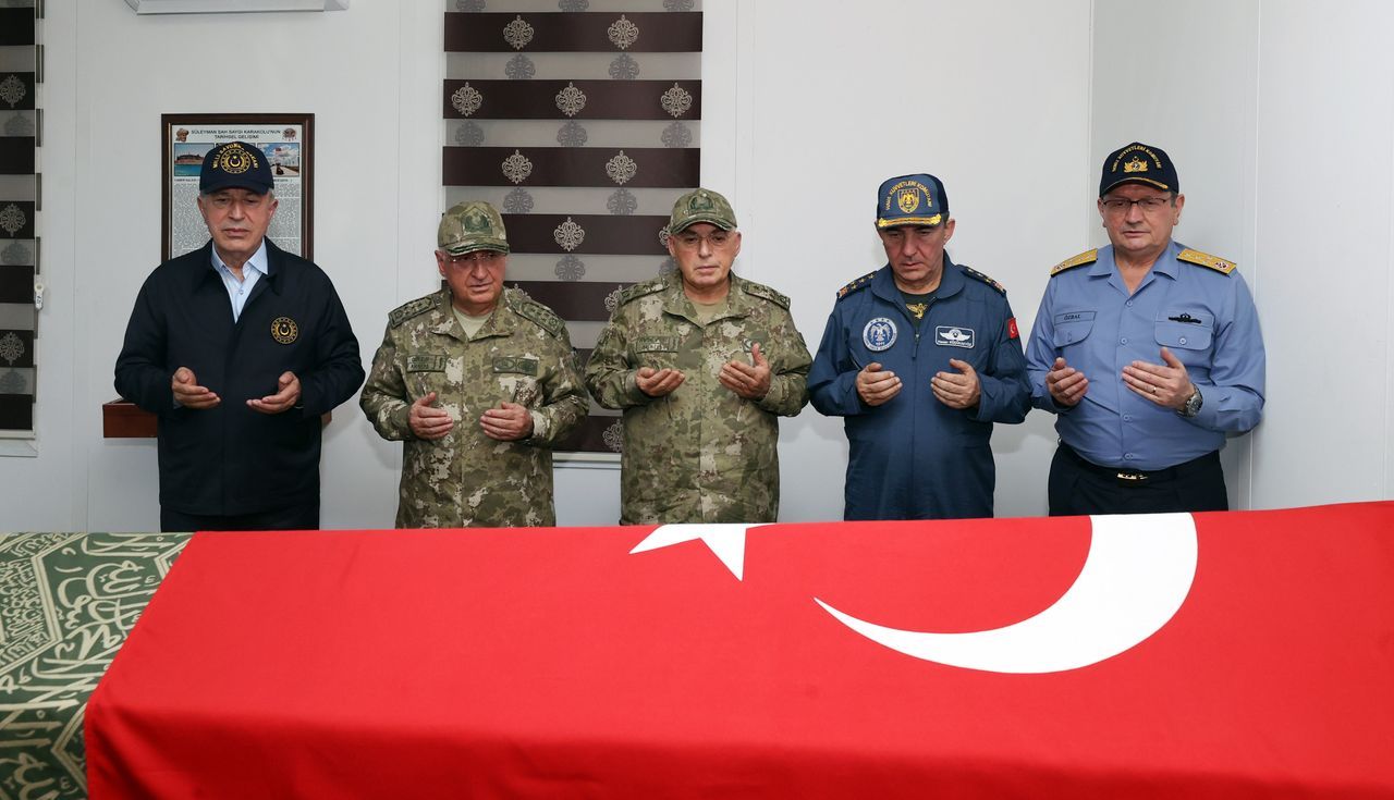 Bakan Akar ve TSK Komuta Kademesi, Süleyman Şah Türbesi'nde 4
