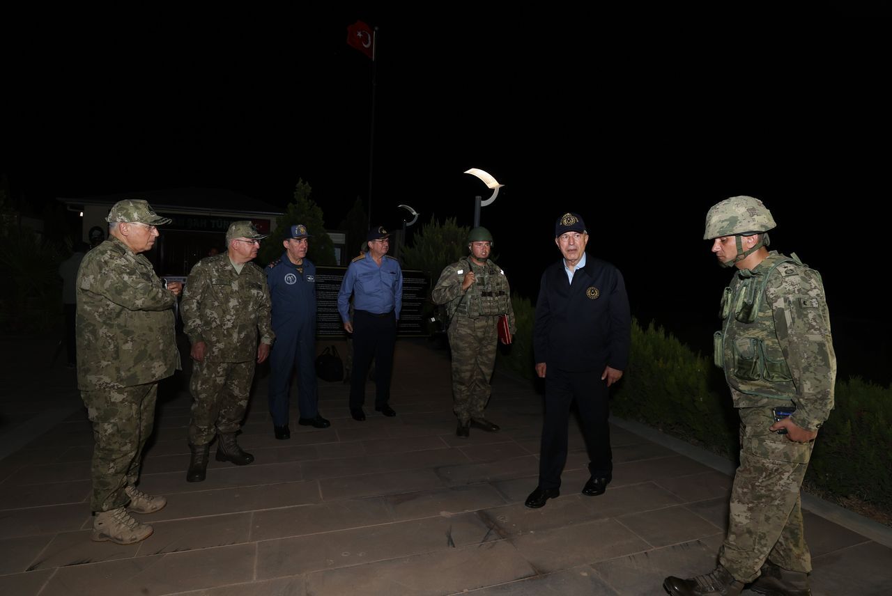 Bakan Akar ve TSK Komuta Kademesi, Süleyman Şah Türbesi'nde 13