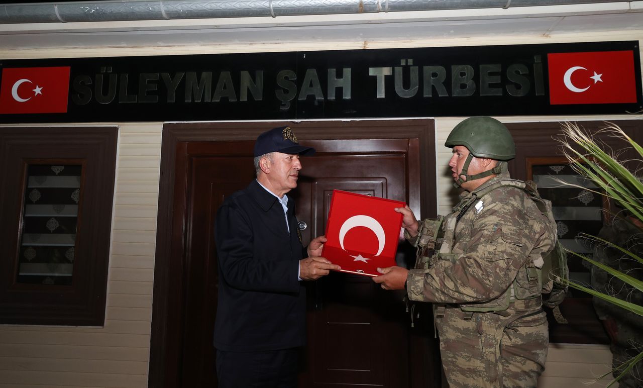 Bakan Akar ve TSK Komuta Kademesi, Süleyman Şah Türbesi'nde 5