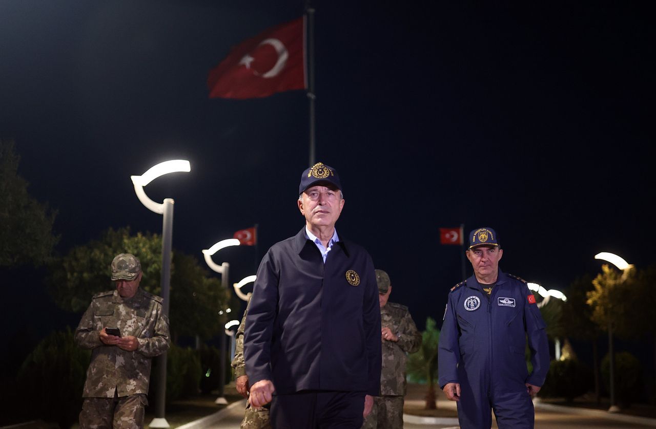 Bakan Akar ve TSK Komuta Kademesi, Süleyman Şah Türbesi'nde 14