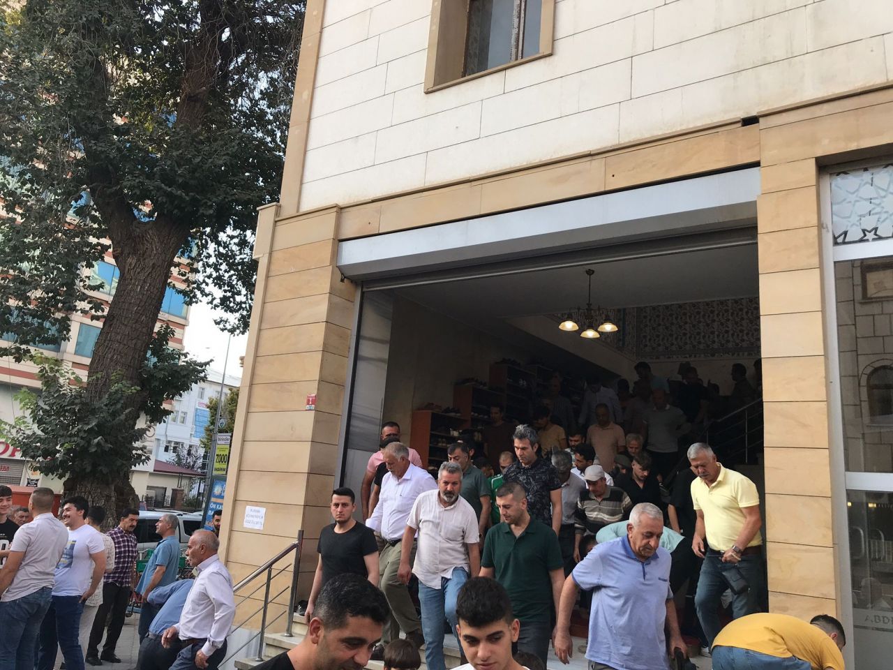 2 yıllık ara sona erdi: Türkiye'de ilk Kurban Bayramı namazı Iğdır’da kılındı 2