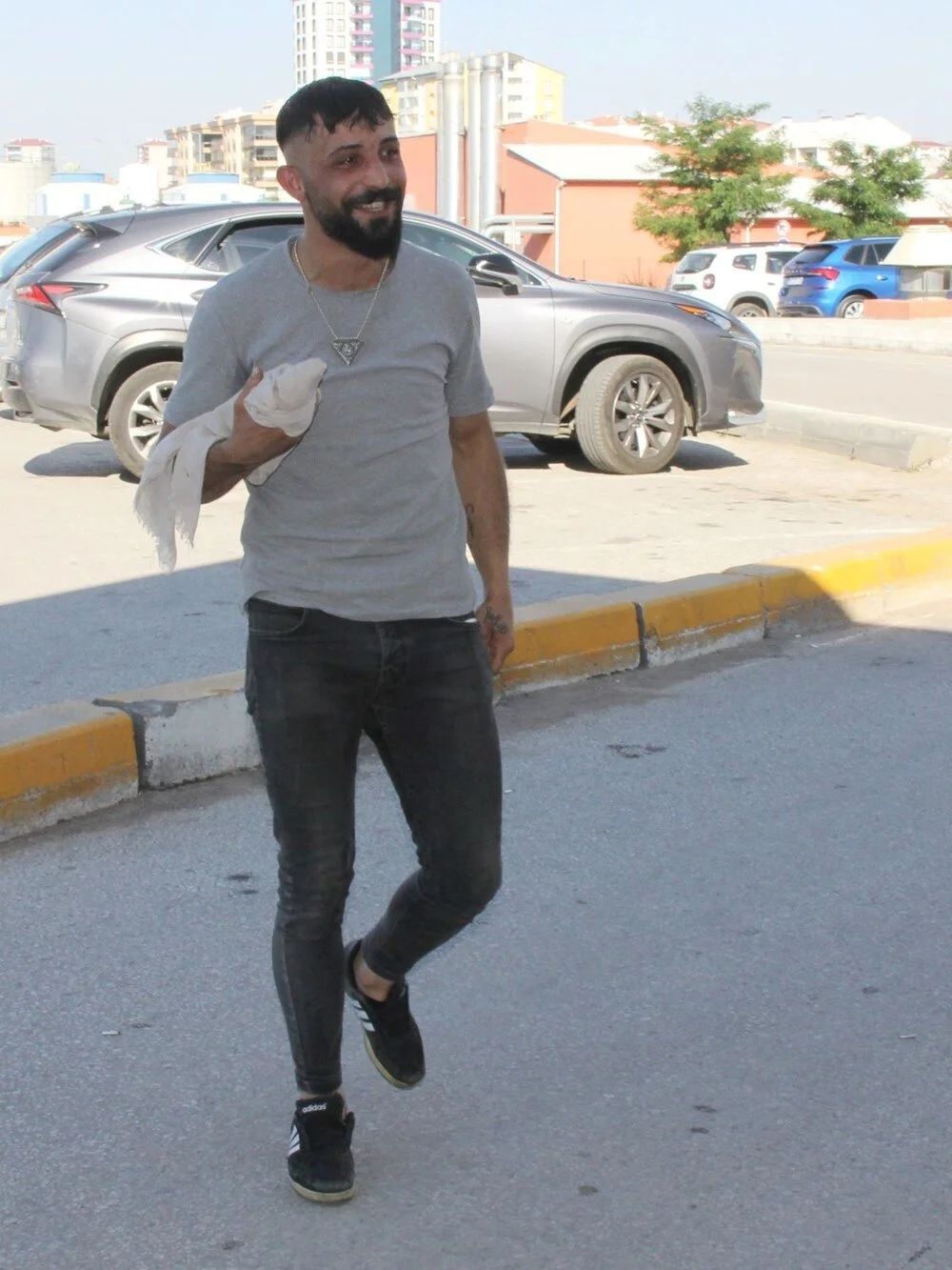 Bir bayram klasiği: Acemi kasaplar acil servislere akın etti! 11