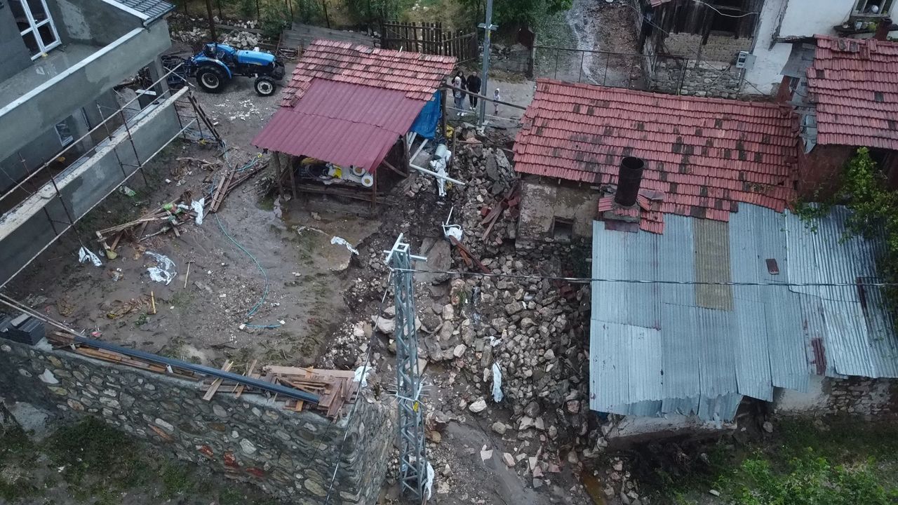 Bilecik'te sele kapılan kadın hayatını kaybetti 1