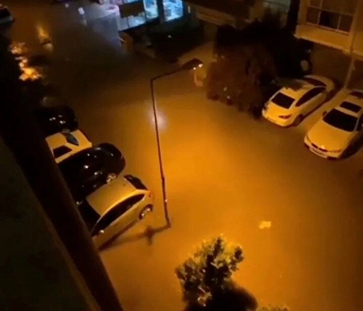 Türkiye'de sağanak yağış hayatı felç etti: Bilecik'te bir kadın hayatını kaybetti! 13