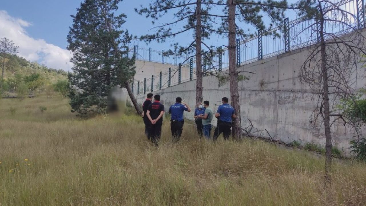 Mezarlıktan gelen kötü kokular acı gerçeği ortaya çıkardı 1