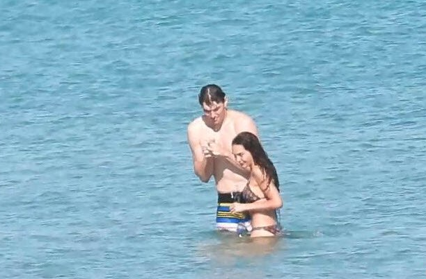 Ebru Şahin ile Cedi Osman aşklarının başladığı Çeşme'de balayı yapıyor 5