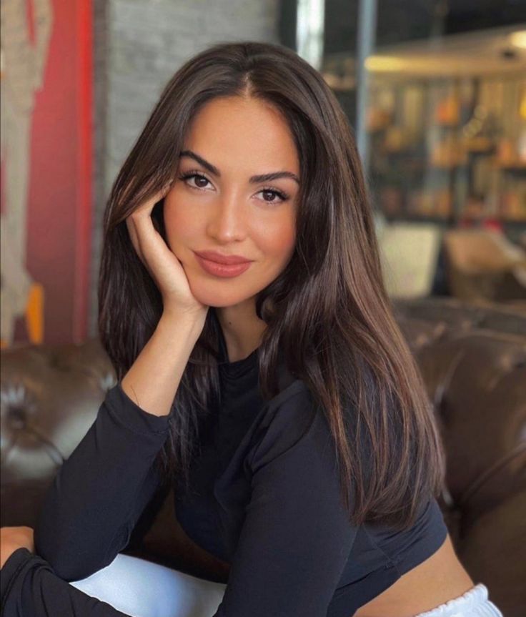 Berna Keklikler turuncu bikinisiyle verdiği pozlarla nefes kesti 1