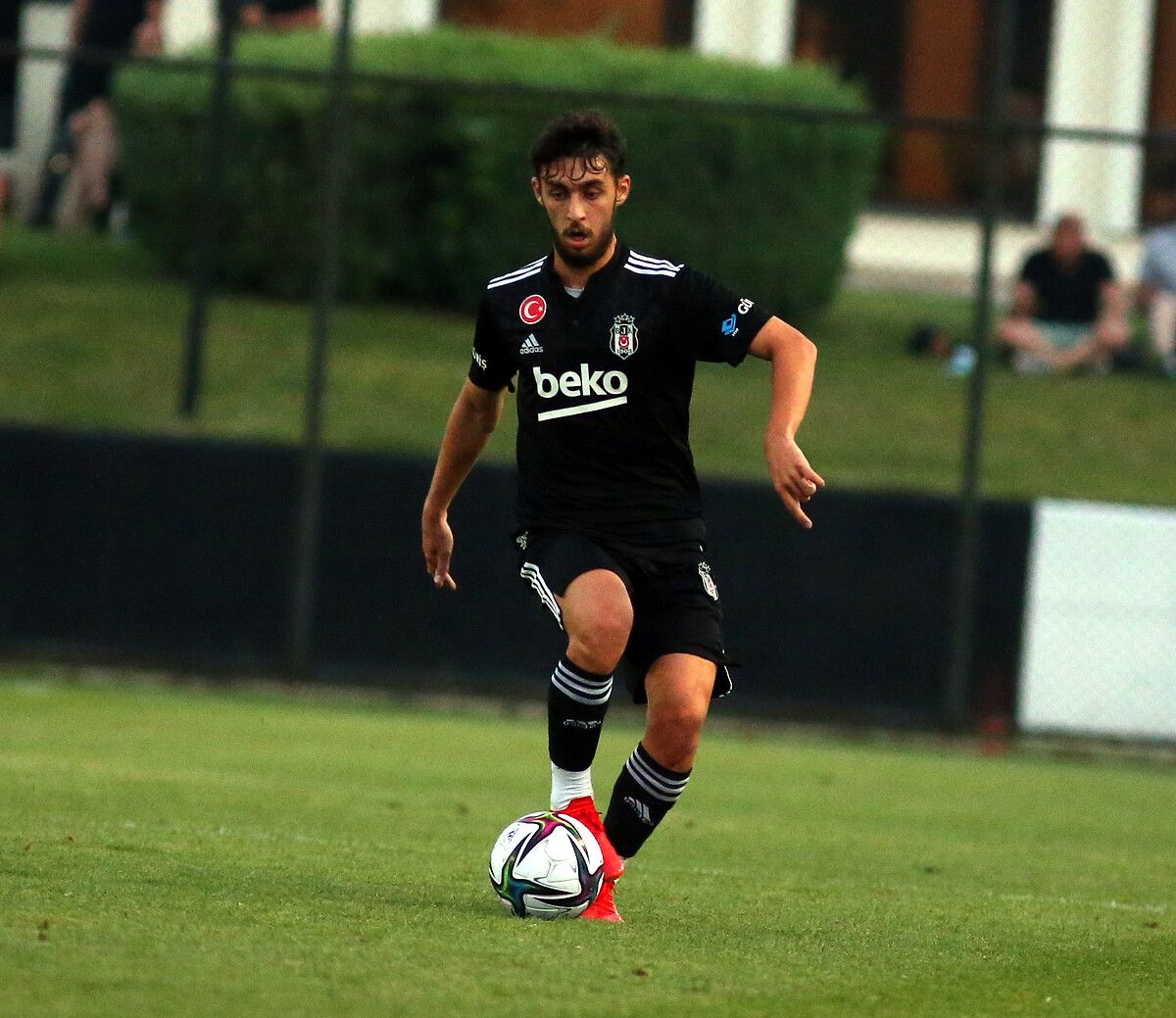 Beşiktaş'tan umutlu olduğunu söyleyen Ceyhun Kazancı transferlerle ilgili konuştu 19