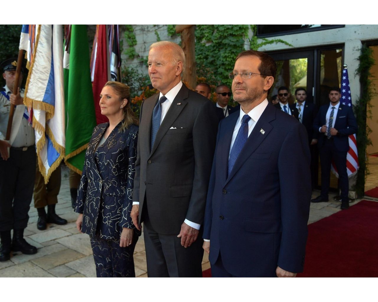 Biden, Orta Doğu ziyaretinin ilk durağı olan İsrail'de C.Başkanı Herzog ile bir araya geldi 13