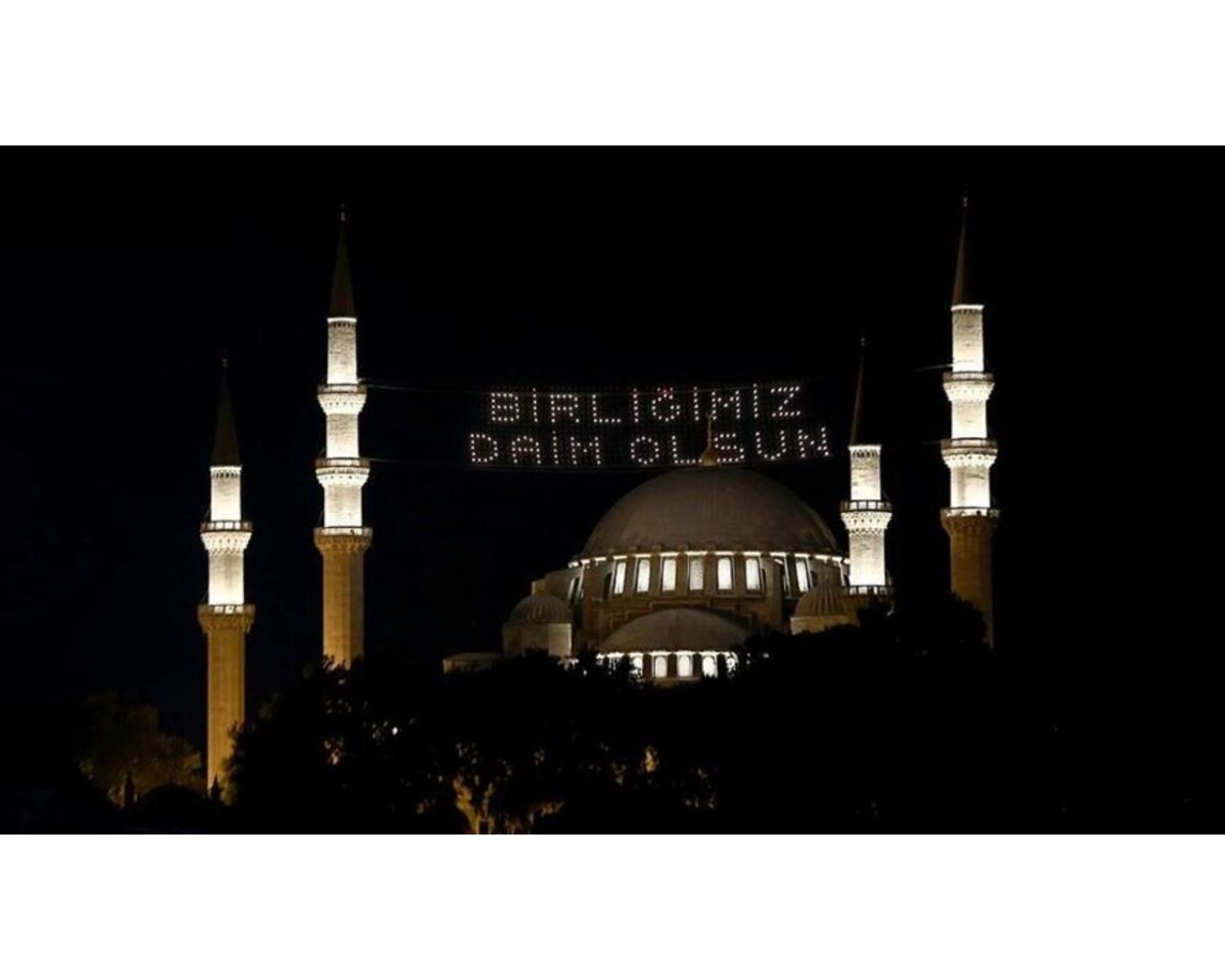 Türkiye genelinde ve yurt dışında 15 Temmuz Destanı'nın 6. yılında 9 bin etkinlik! Tüm camilerden sela okunacak 17