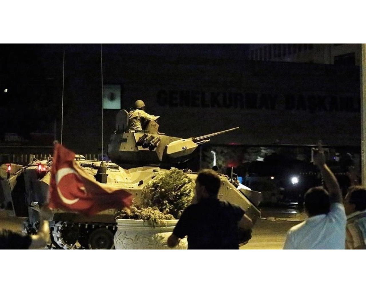 Türkiye genelinde ve yurt dışında 15 Temmuz Destanı'nın 6. yılında 9 bin etkinlik! Tüm camilerden sela okunacak 21