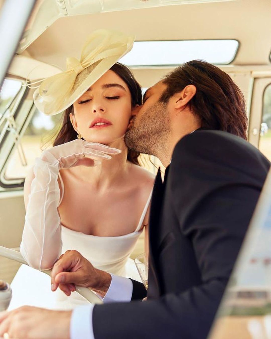 Serkan Çayoğlu ile Özge Gürel, Almanya'da evlendi! İşte nikahtan ilk kareler... 6