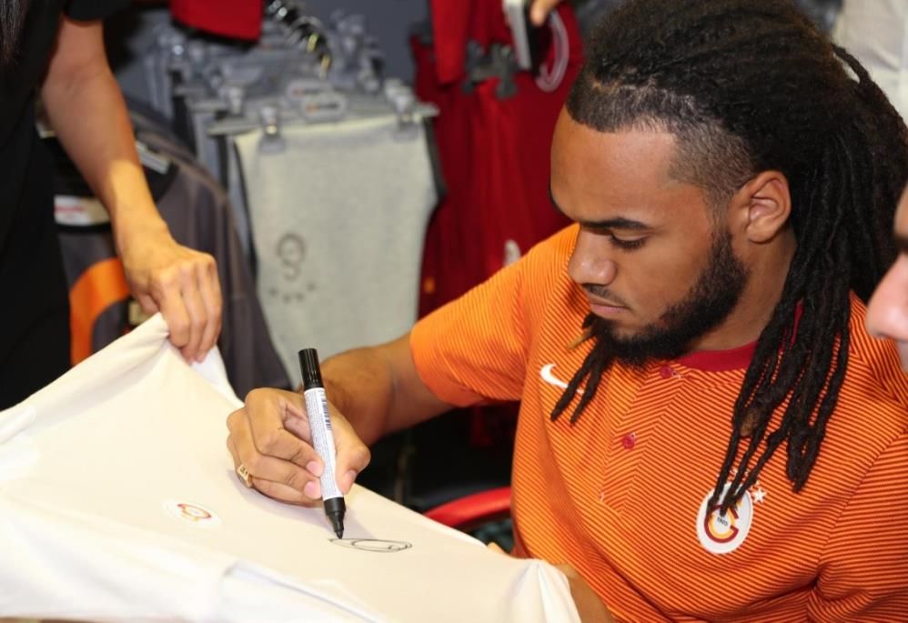 Fenerbahçe, stoper bölgesi için gündemine eski Galatasaraylı Jason Denayer'i aldı 6