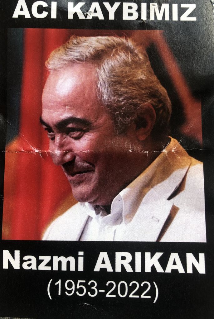 Çiftlik evinde vahşice öldürülen eğitimci Nazmi Arıkan son yolculuğuna uğurlandı 10