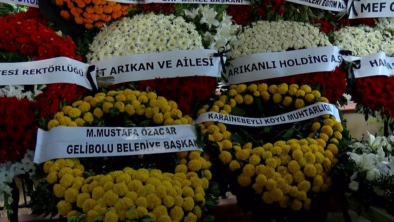 Çiftlik evinde vahşice öldürülen eğitimci Nazmi Arıkan son yolculuğuna uğurlandı 6