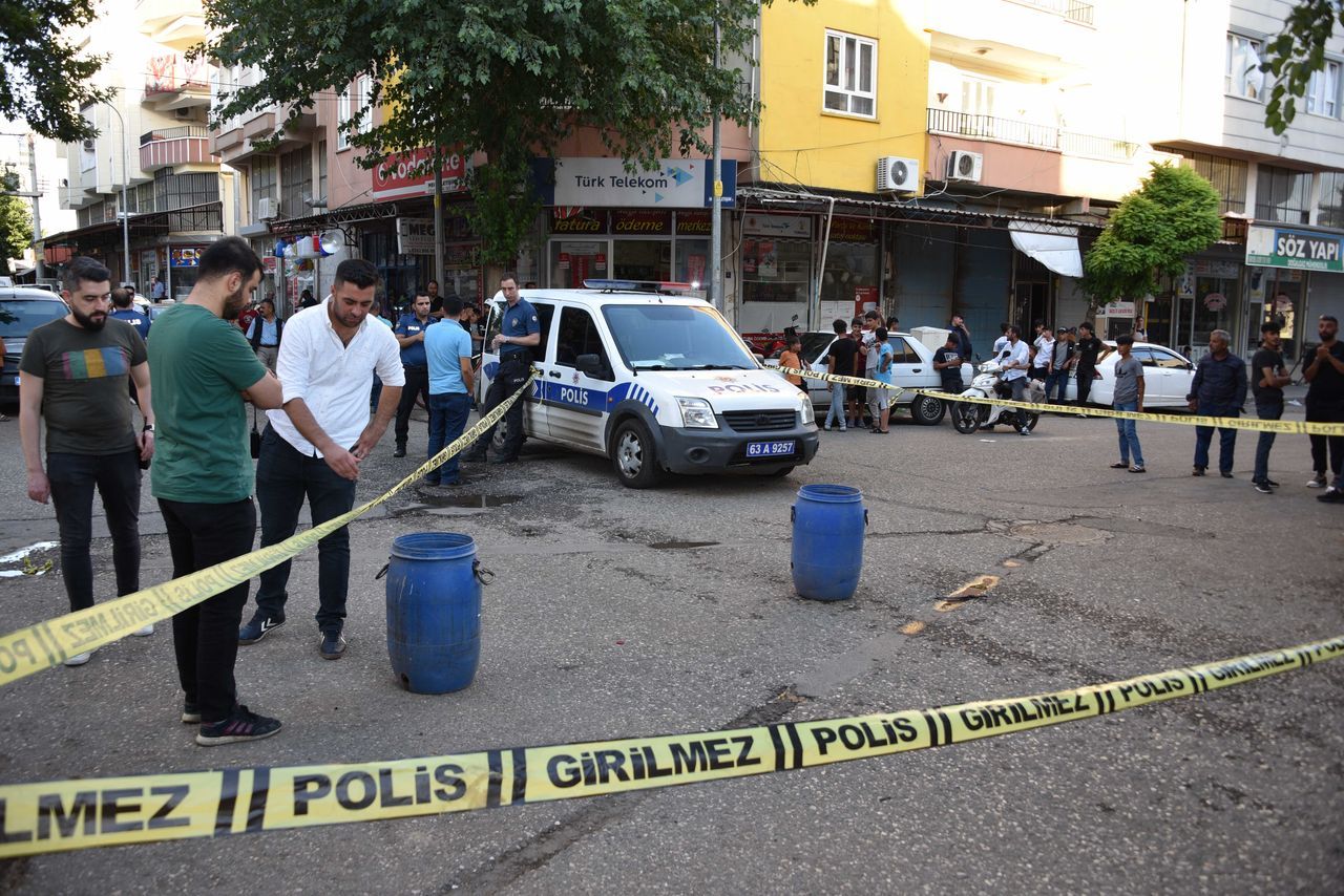Otomobille seyir halindeyken silahlı saldırıya uğradı 3