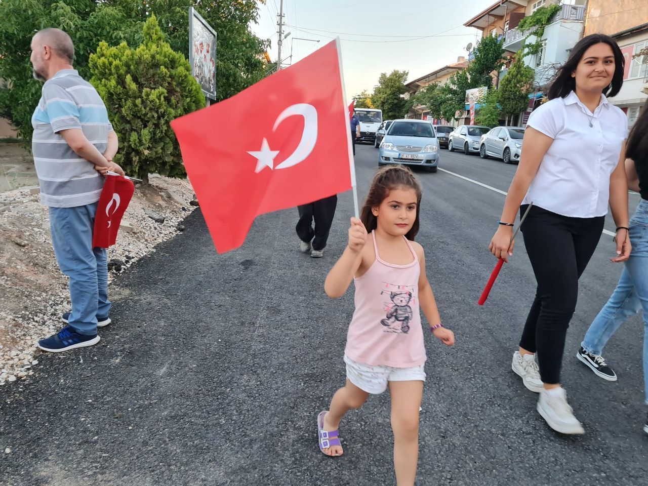 Milyonlar tek yürek oldu! Tüm yurtta 15 Temmuz Demokrasi ve Bayrak Yürüyüşü düzenlendi 5