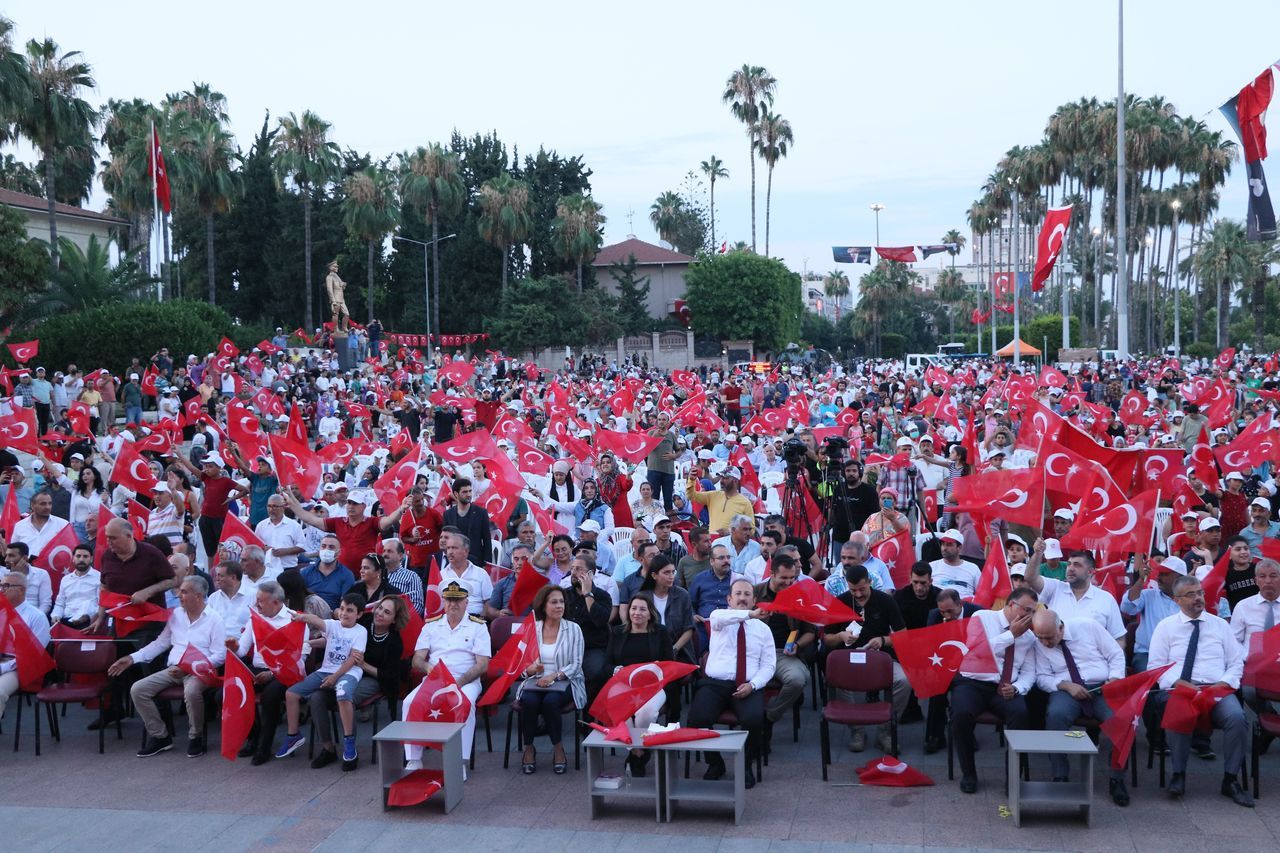 Milyonlar tek yürek oldu! Tüm yurtta 15 Temmuz Demokrasi ve Bayrak Yürüyüşü düzenlendi 7