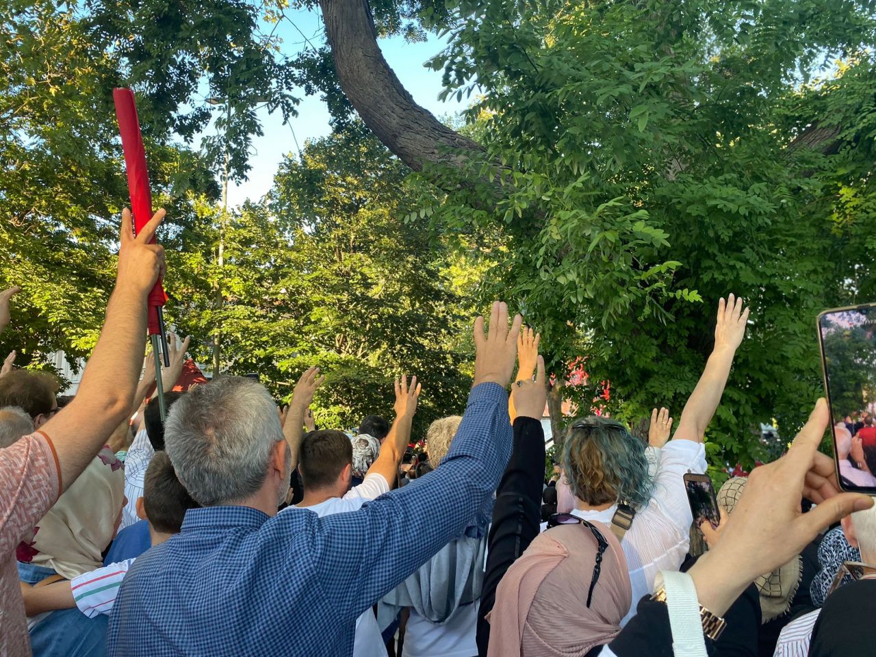 Superhaber Saraçhane'deki 15 Temmuz mitingine gitti: 'Tayyip dedeyi gördün mü oğlum!' 2