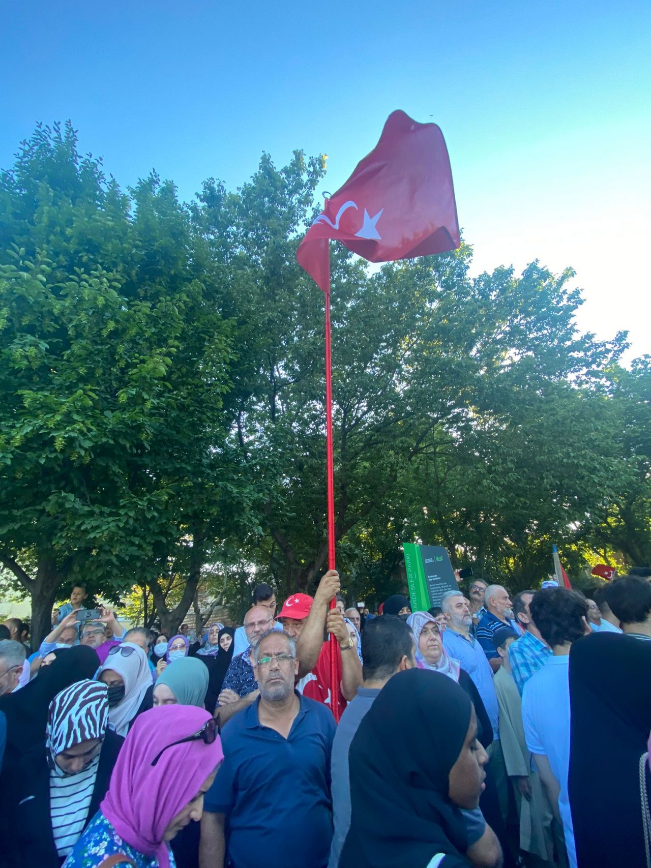 Superhaber Saraçhane'deki 15 Temmuz mitingine gitti: 'Tayyip dedeyi gördün mü oğlum!' 12