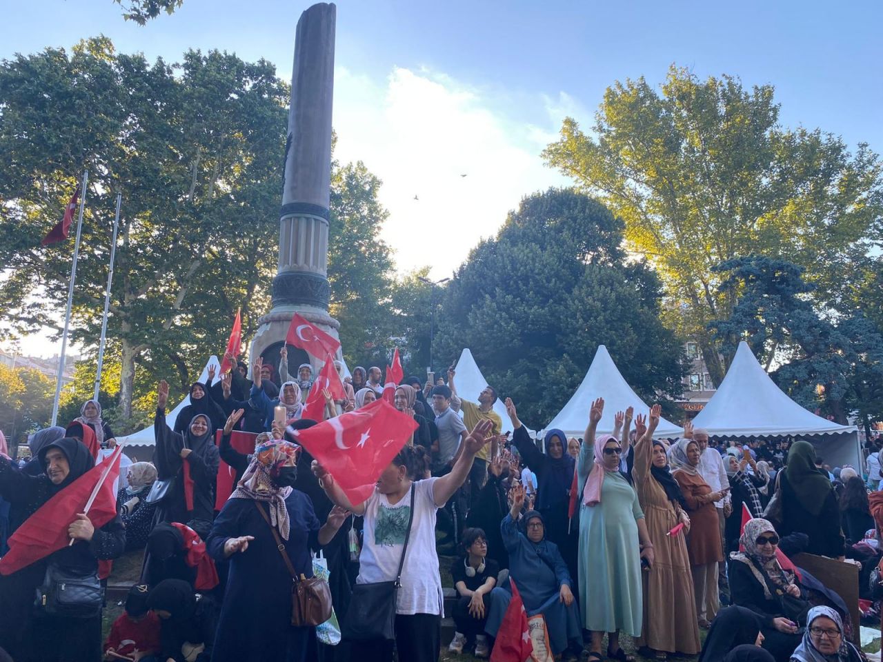 Superhaber Saraçhane'deki 15 Temmuz mitingine gitti: 'Tayyip dedeyi gördün mü oğlum!' 8