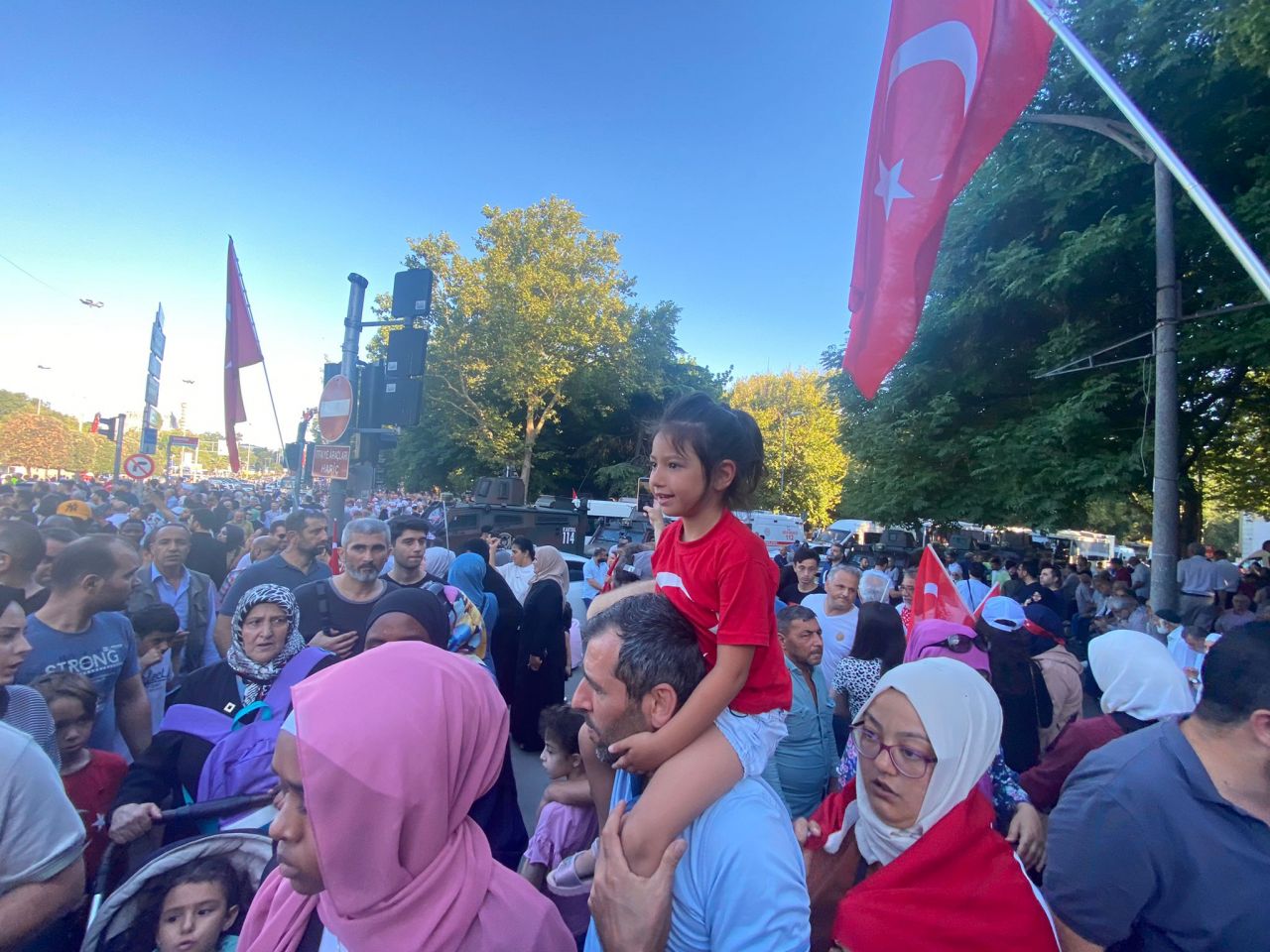 Superhaber Saraçhane'deki 15 Temmuz mitingine gitti: 'Tayyip dedeyi gördün mü oğlum!' 3