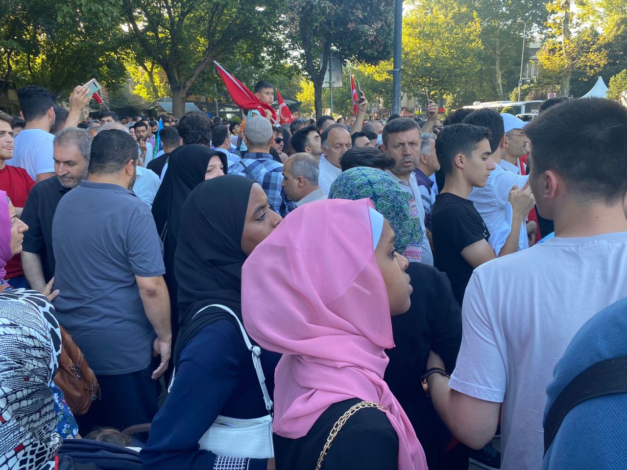 Superhaber Saraçhane'deki 15 Temmuz mitingine gitti: 'Tayyip dedeyi gördün mü oğlum!' 5