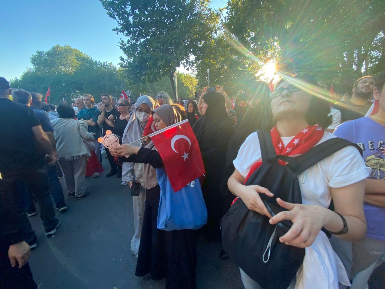 Superhaber Saraçhane'deki 15 Temmuz mitingine gitti: 'Tayyip dedeyi gördün mü oğlum!' 20