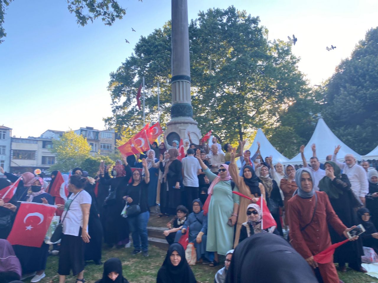 Superhaber Saraçhane'deki 15 Temmuz mitingine gitti: 'Tayyip dedeyi gördün mü oğlum!' 27
