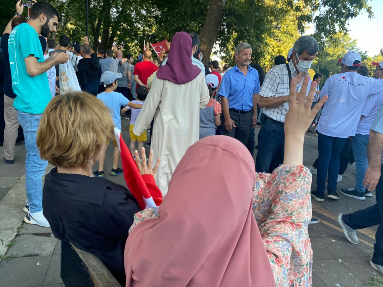 Superhaber Saraçhane'deki 15 Temmuz mitingine gitti: 'Tayyip dedeyi gördün mü oğlum!' 28