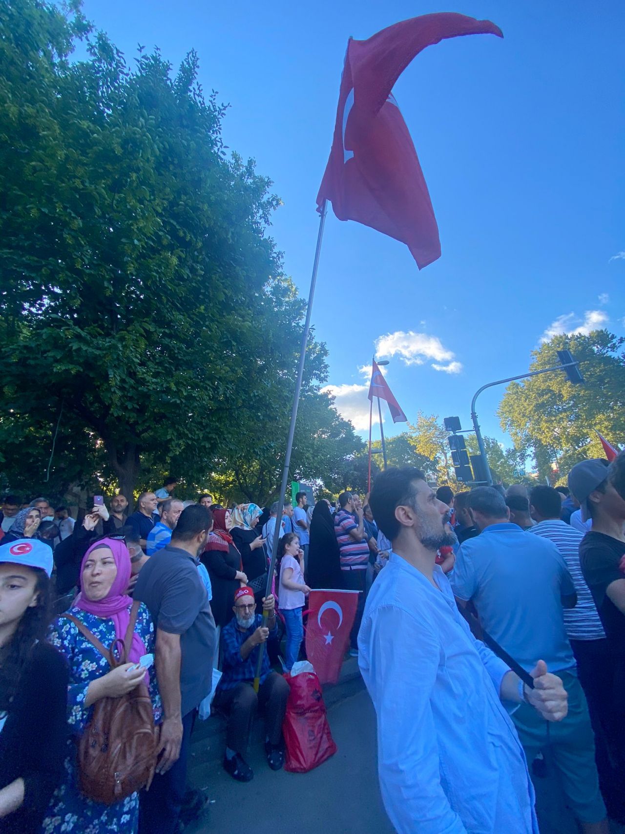 Superhaber Saraçhane'deki 15 Temmuz mitingine gitti: 'Tayyip dedeyi gördün mü oğlum!' 30
