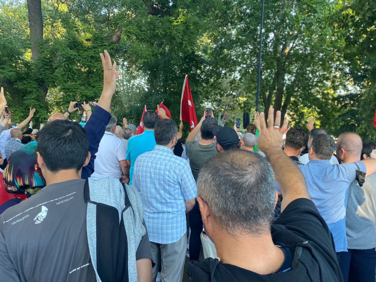 Superhaber Saraçhane'deki 15 Temmuz mitingine gitti: 'Tayyip dedeyi gördün mü oğlum!' 32