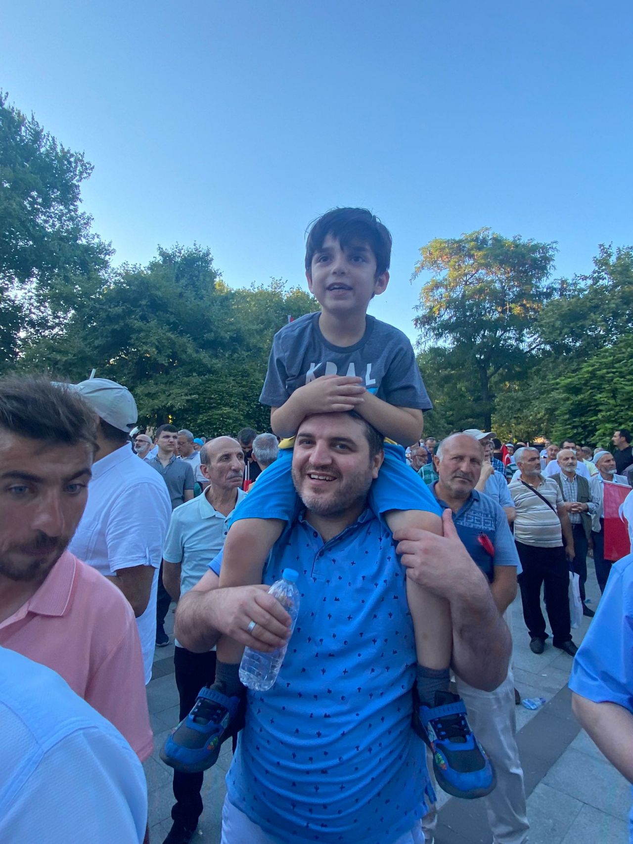 Superhaber Saraçhane'deki 15 Temmuz mitingine gitti: 'Tayyip dedeyi gördün mü oğlum!' 17