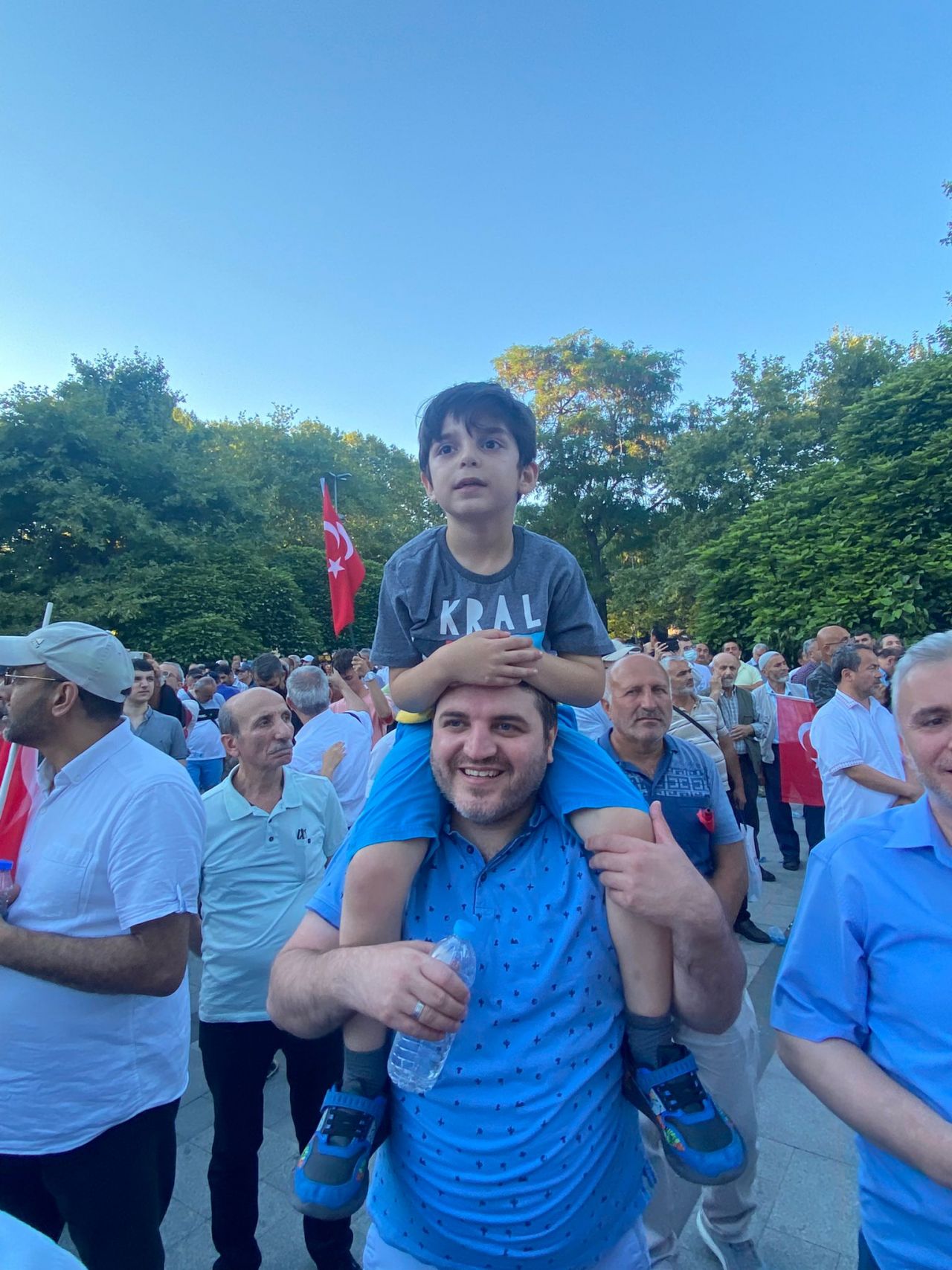 Superhaber Saraçhane'deki 15 Temmuz mitingine gitti: 'Tayyip dedeyi gördün mü oğlum!' 18