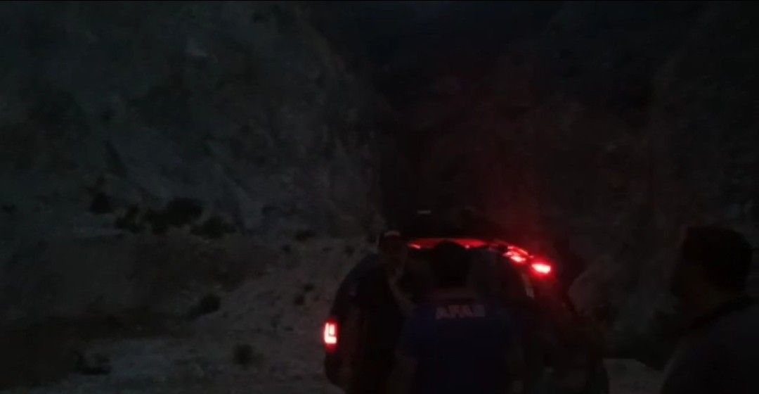 Kanyonda mahsur kalan 2 kişiyi arama çalışması başlatıldı 2